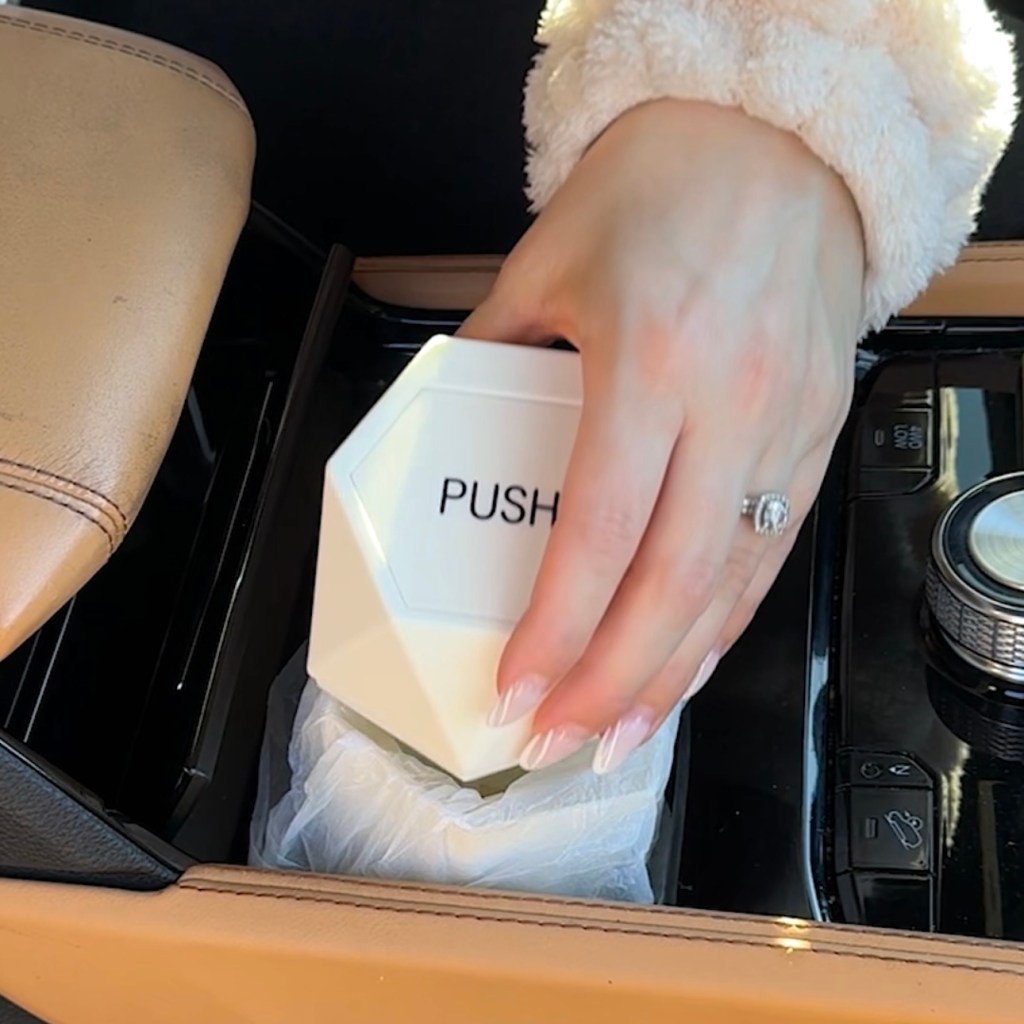 Clutter Free Car&nbsp;Gadget