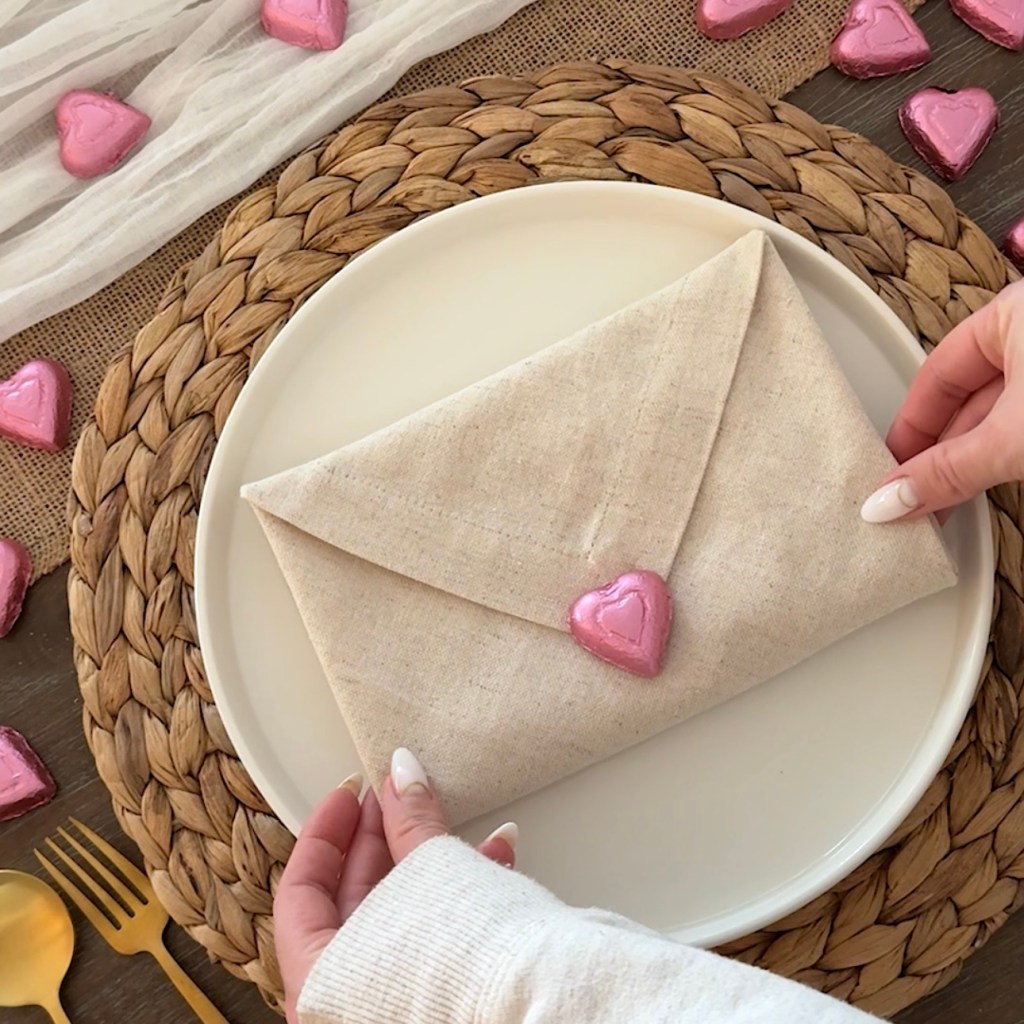 Galentines Party Decor&nbsp;Details